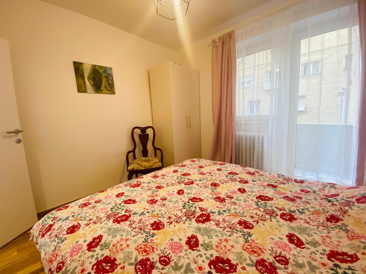 Appartamento Uptown Girl Belgrado Esterno foto